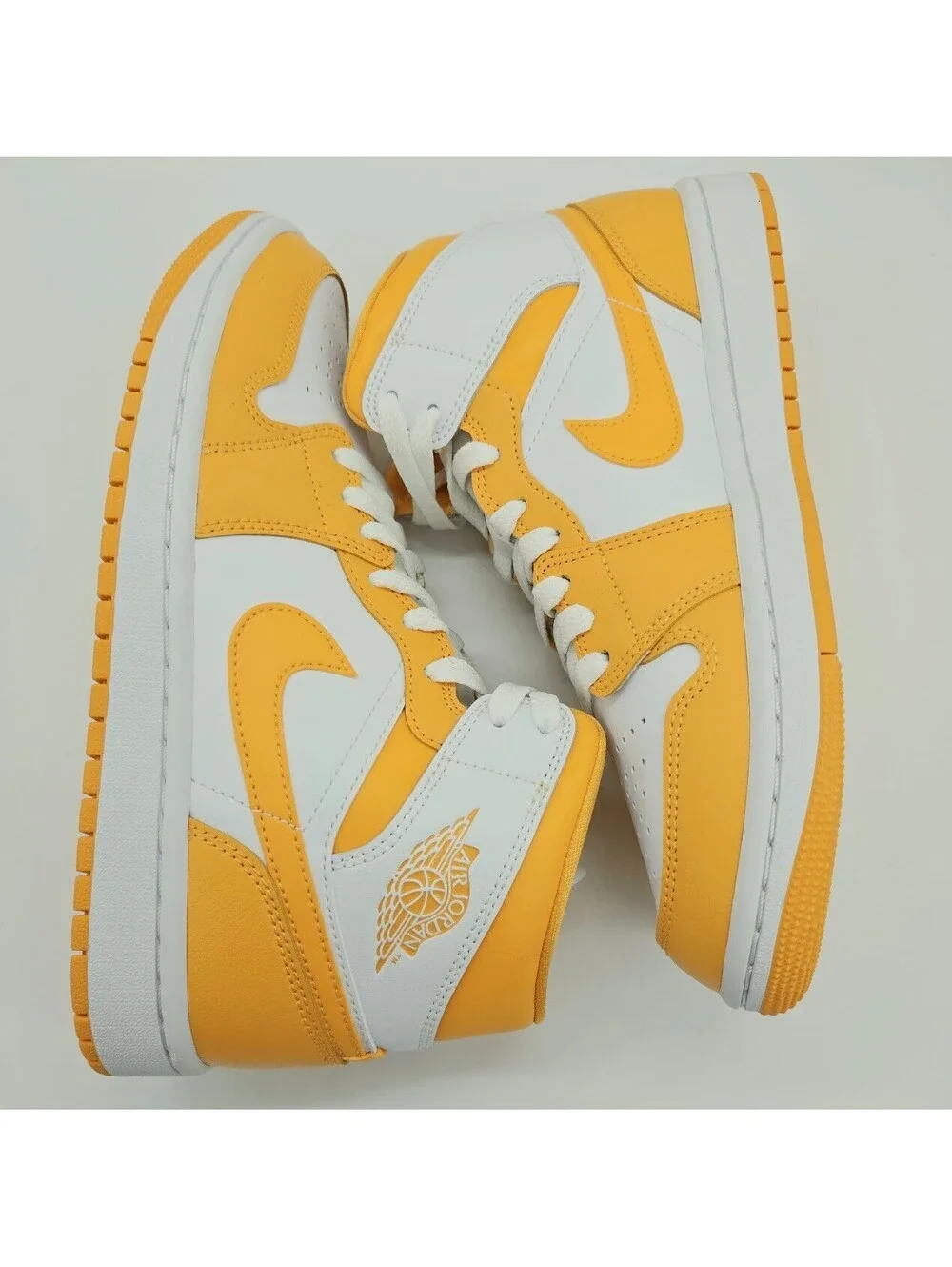 Air Jordan 1 Mid - University Gold, Women’s 8.5 Sneakers - BQ6472-117